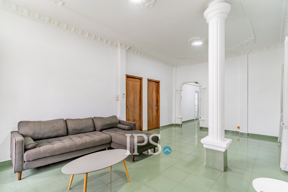 Renovated 3 Bedroom Apartment For Rent - Beoung Raing, Phnom Penh