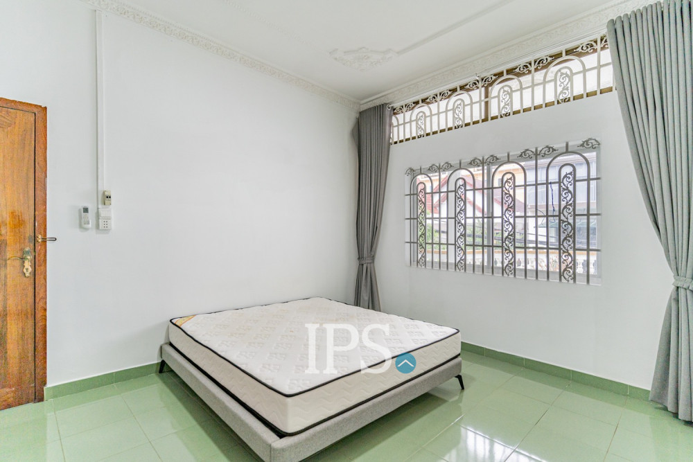 Renovated 3 Bedroom Apartment For Rent - Beoung Raing, Phnom Penh - Image 19