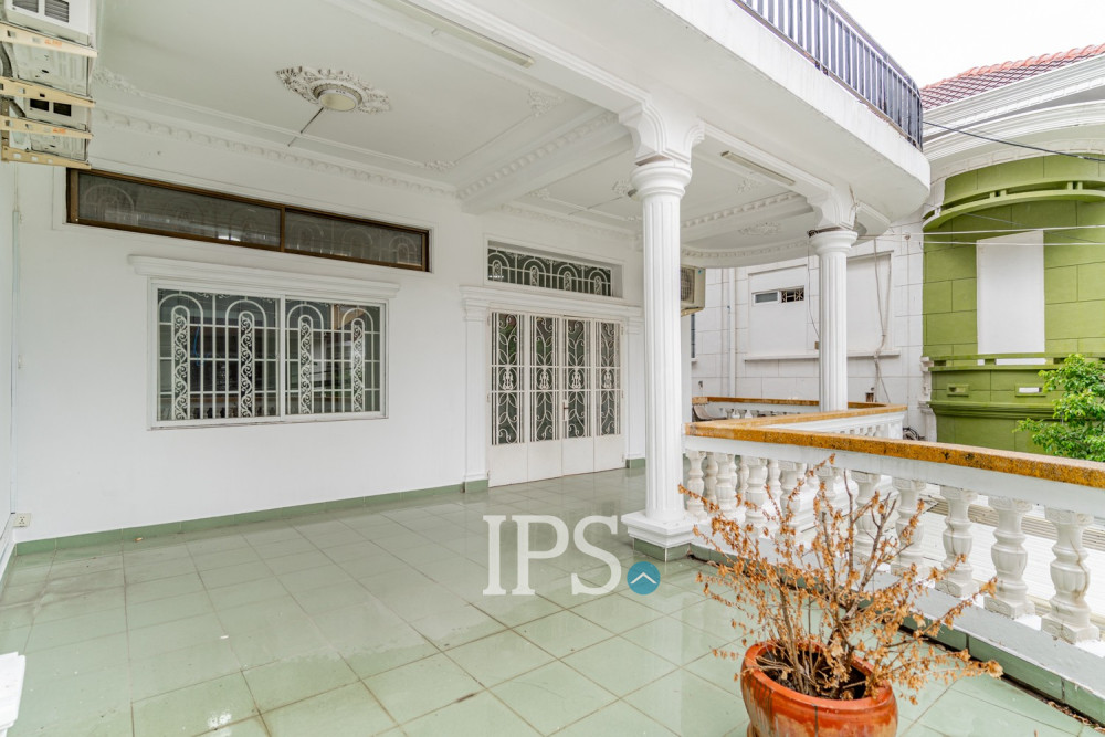 Renovated 3 Bedroom Apartment For Rent - Beoung Raing, Phnom Penh - Image 29