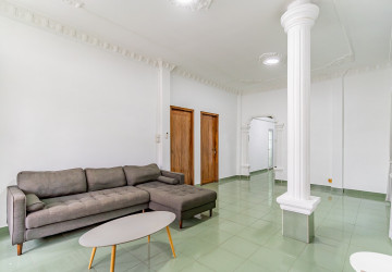 Renovated 3 Bedroom Apartment For Rent – Beoung Raing, Phnom Penh