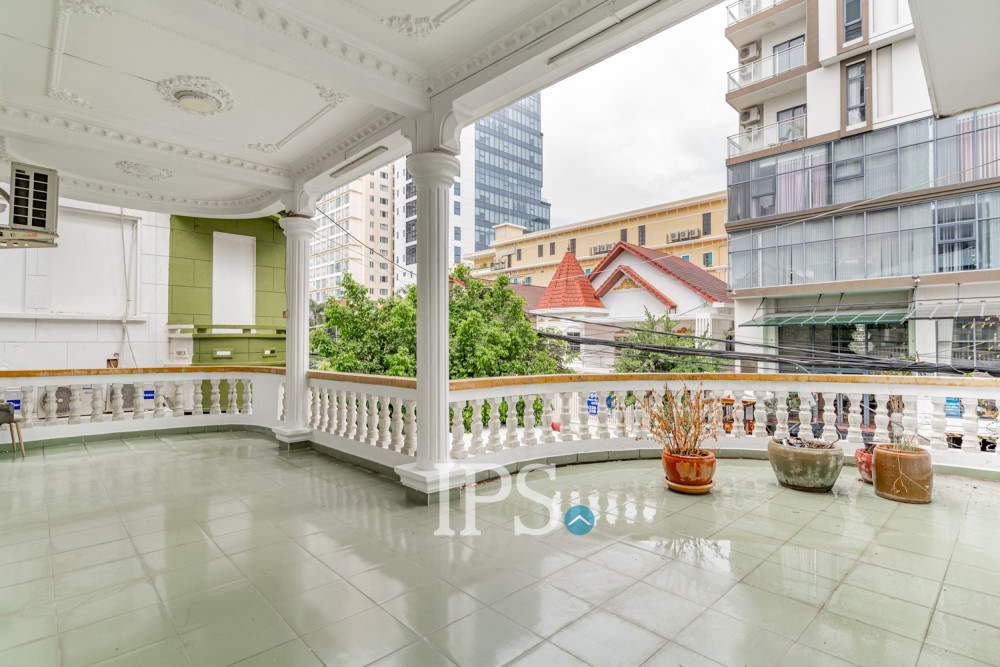 Renovated 3 Bedroom Apartment For Rent - Beoung Raing, Phnom Penh - Image 30