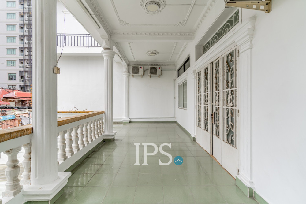 Renovated 3 Bedroom Apartment For Rent - Beoung Raing, Phnom Penh - Image 28