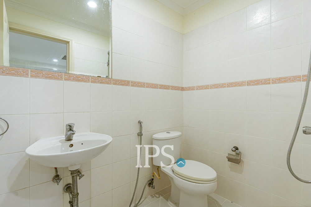3 Bedroom Serviced Apartment For Rent - Teuk Thla, Phnom Penh - Image 25