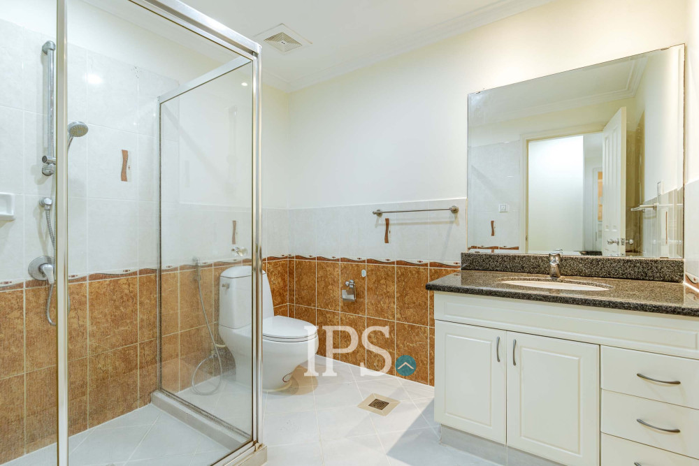 3 Bedroom Serviced Apartment For Rent - Teuk Thla, Phnom Penh - Image 24