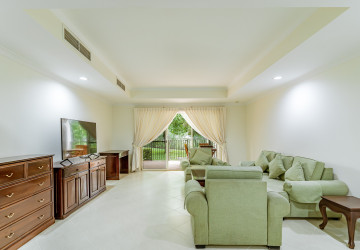 3 Bedroom Serviced Apartment For Rent - Teuk Thla, Phnom Penh photo 5