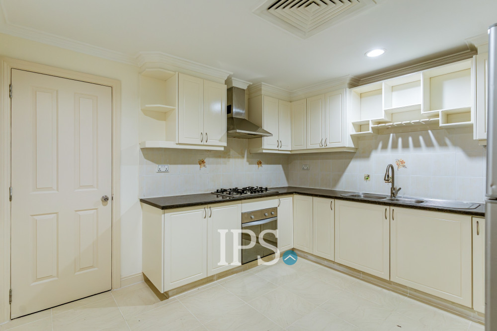 3 Bedroom Serviced Apartment For Rent - Teuk Thla, Phnom Penh - Image 10