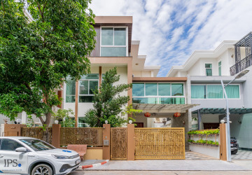 4 Bedroom Villa For Rent- Elite Town, Tonle Bassac, Phnom Penh