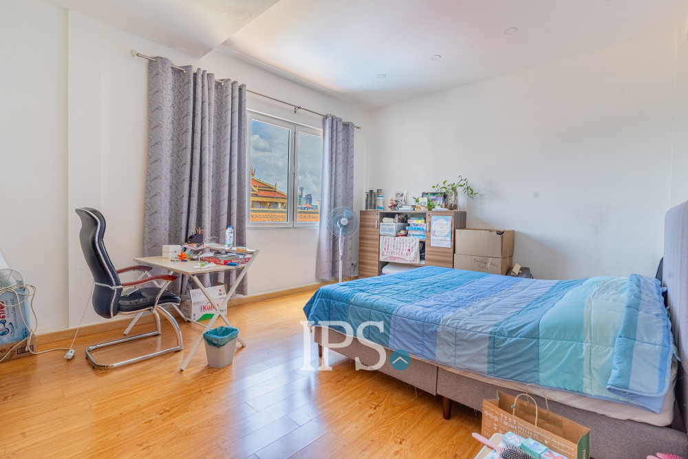 Renovated Duplex 4 Bedroom Apartment For Sale - Srah Chork, Daun Penh, Phnom Penh - Image 9 Renovated Duplex 4 Bedroom Apartment For Sale - Srah Chork, Daun Penh, Phnom Penh - Image 9