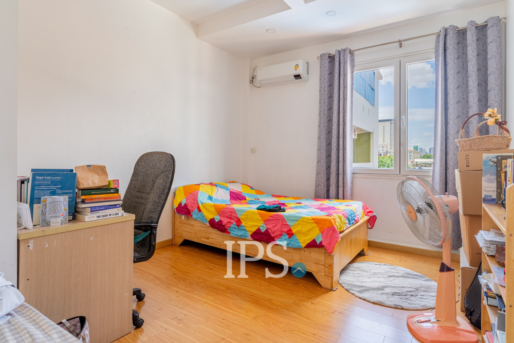 Renovated Duplex 4 Bedroom Apartment For Sale - Srah Chork, Daun Penh, Phnom Penh - Image 8 Renovated Duplex 4 Bedroom Apartment For Sale - Srah Chork, Daun Penh, Phnom Penh - Image 8