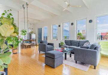 Renovated Duplex 4 Bedroom Apartment For Sale - Srah Chork, Daun Penh, Phnom Penh photo 5
