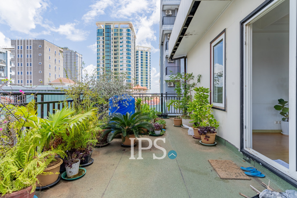 Renovated Duplex 4 Bedroom Apartment For Sale - Srah Chork, Daun Penh, Phnom Penh - Image 18 Renovated Duplex 4 Bedroom Apartment For Sale - Srah Chork, Daun Penh, Phnom Penh - Image 18