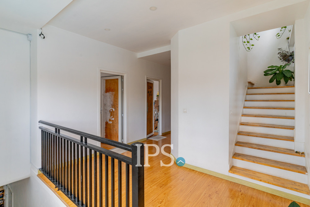Renovated Duplex 4 Bedroom Apartment For Sale - Srah Chork, Daun Penh, Phnom Penh - Image 13 Renovated Duplex 4 Bedroom Apartment For Sale - Srah Chork, Daun Penh, Phnom Penh - Image 13
