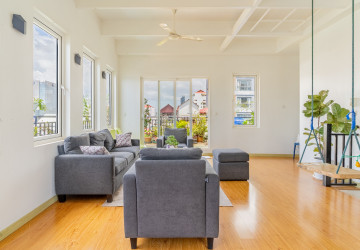 Renovated Duplex 4 Bedroom Apartment For Sale – Srah Chork, Daun Penh, Phnom Penh