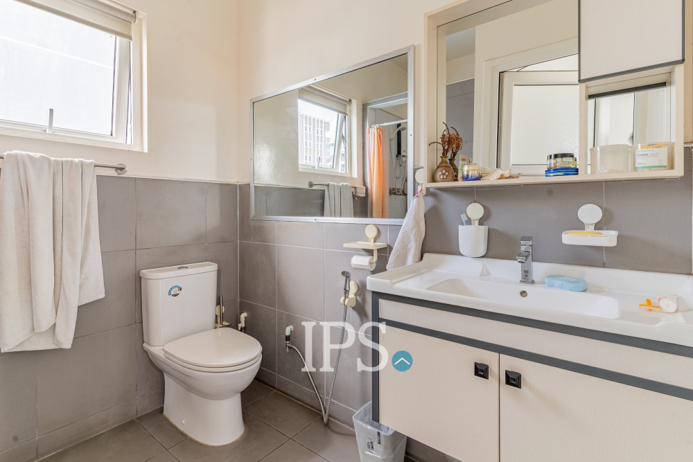Renovated Duplex 4 Bedroom Apartment For Sale - Srah Chork, Daun Penh, Phnom Penh - Image 15 Renovated Duplex 4 Bedroom Apartment For Sale - Srah Chork, Daun Penh, Phnom Penh - Image 15