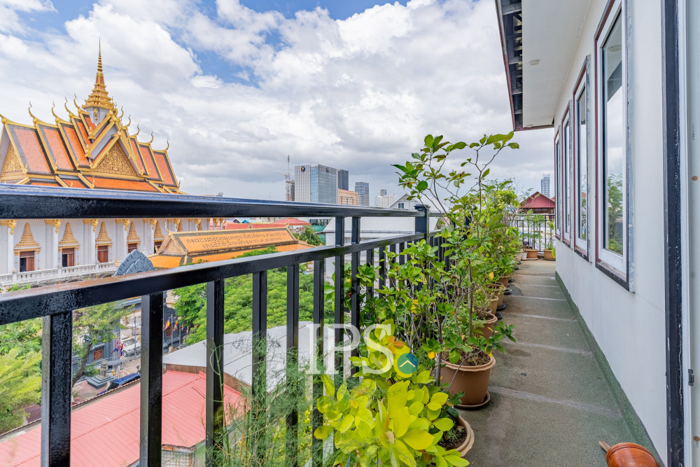 Renovated Duplex 4 Bedroom Apartment For Sale - Srah Chork, Daun Penh, Phnom Penh - Image 17 Renovated Duplex 4 Bedroom Apartment For Sale - Srah Chork, Daun Penh, Phnom Penh - Image 17