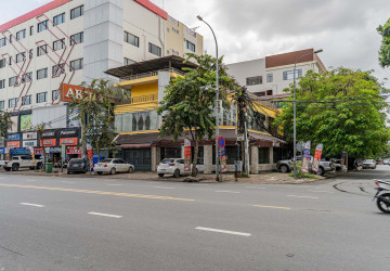 398 Sqm Commercial Corner Villa For Rent – Wat Phnom, Phnom Penh