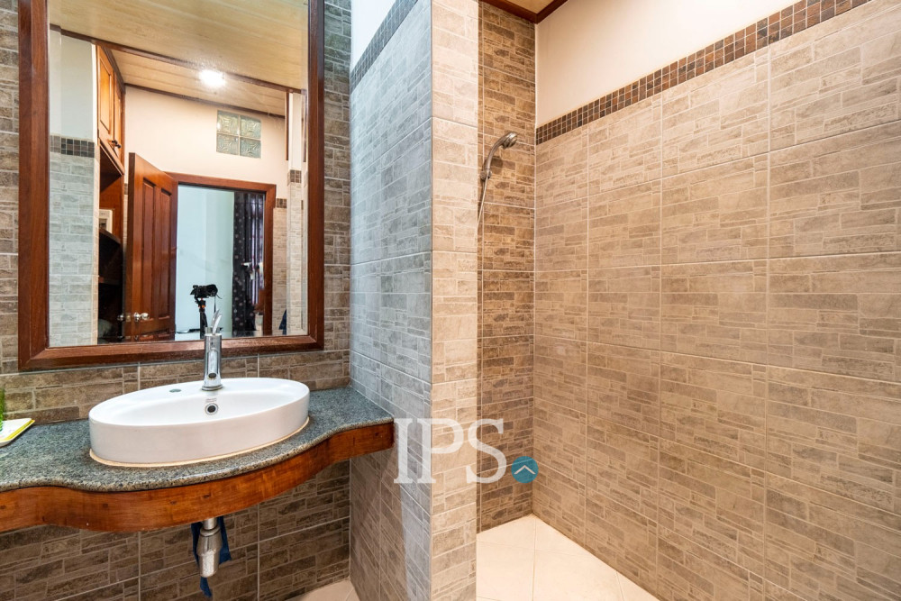 2 Bedroom  Apartment For Rent - Svay Dangkum, Siem Reap - Image 11