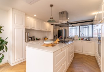 3 Bedroom Townhouse For Sale - Toul Tum Poung 2, Phnom Penh photo 5