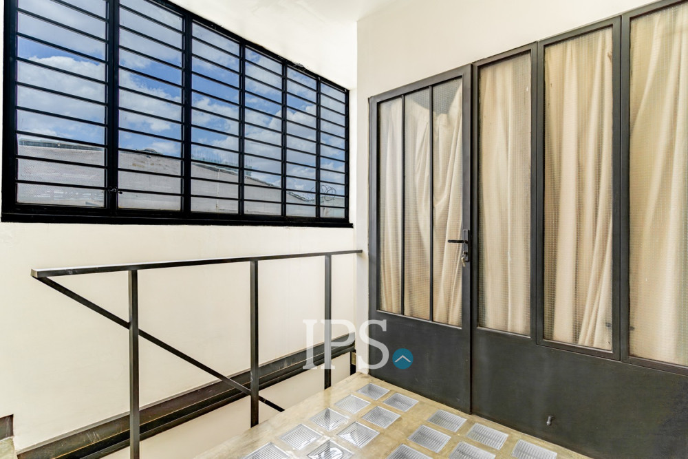 Renovated 2 Bedroom Apartment For Sale - Phsar Kandal 2, Phnom Penh - Image 17 Renovated 2 Bedroom Apartment For Sale - Phsar Kandal 2, Phnom Penh - Image 17