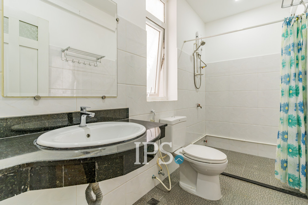 1 Bedroom Serviced Apartment For Rent - Tonle Bassac, Phnom Penh - Image 11