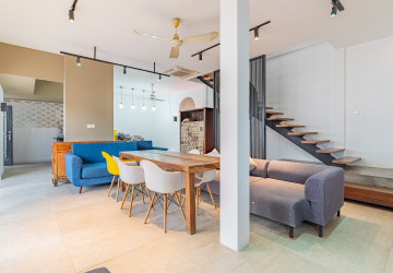 3 Bedroom Renovated Apartment For Sale - Phsar Kandal 2, Phnom Penh - Image 2