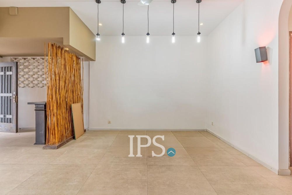 3 Bedroom Renovated Apartment For Sale - Phsar Kandal 2, Phnom Penh - Image 13 3 Bedroom Renovated Apartment For Sale - Phsar Kandal 2, Phnom Penh - Image 13