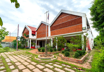 22 Bedroom Commercial Building For Sale – Chreav, Siem Reap