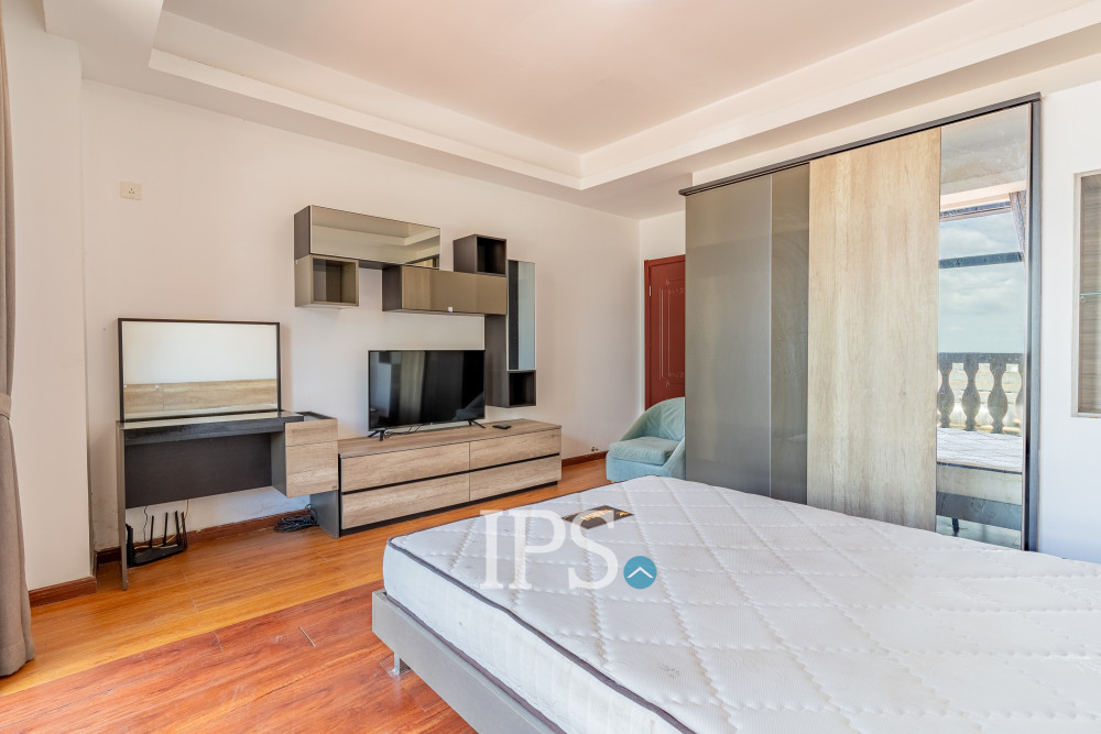 1 Bedroom Condo For Sale- The Diamond, Tonle Bassac, Phnom Penh - Image 9
