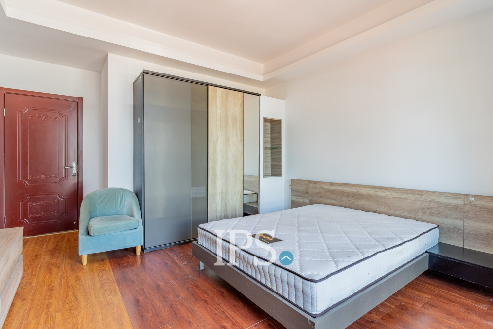 1 Bedroom Condo For Sale- The Diamond, Tonle Bassac, Phnom Penh - Image 8