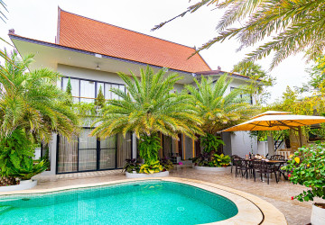 6 Bedroom Compound Villa For Sale – Sangkat Siem Reap, Siem Reap