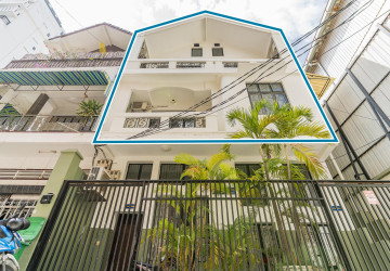 Renovated 4 Bedroom Apartment For Rent – Chey Chumneah, Phnom Penh