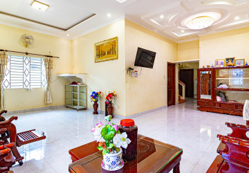 3 Bedroom House For Rent - Sangkat Siem Reap, Siem Reap - Image 2
