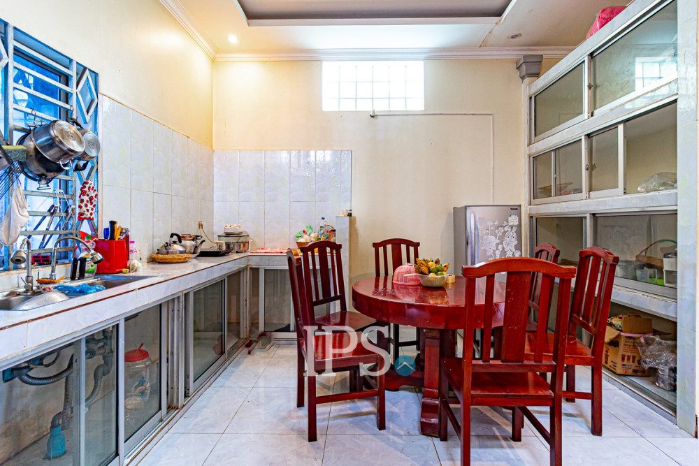 3 Bedroom House For Rent - Sangkat Siem Reap, Siem Reap - Image 6