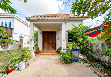 2 Bedroom House For Sale – Svay Dangkum, Siem Reap