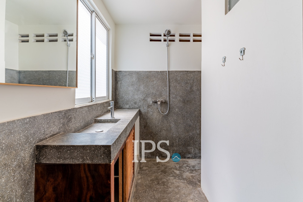 Renovated Duplex 2 Bedroom Apartment For Sale -  Beoung Raing, Phnom Penh - Image 17