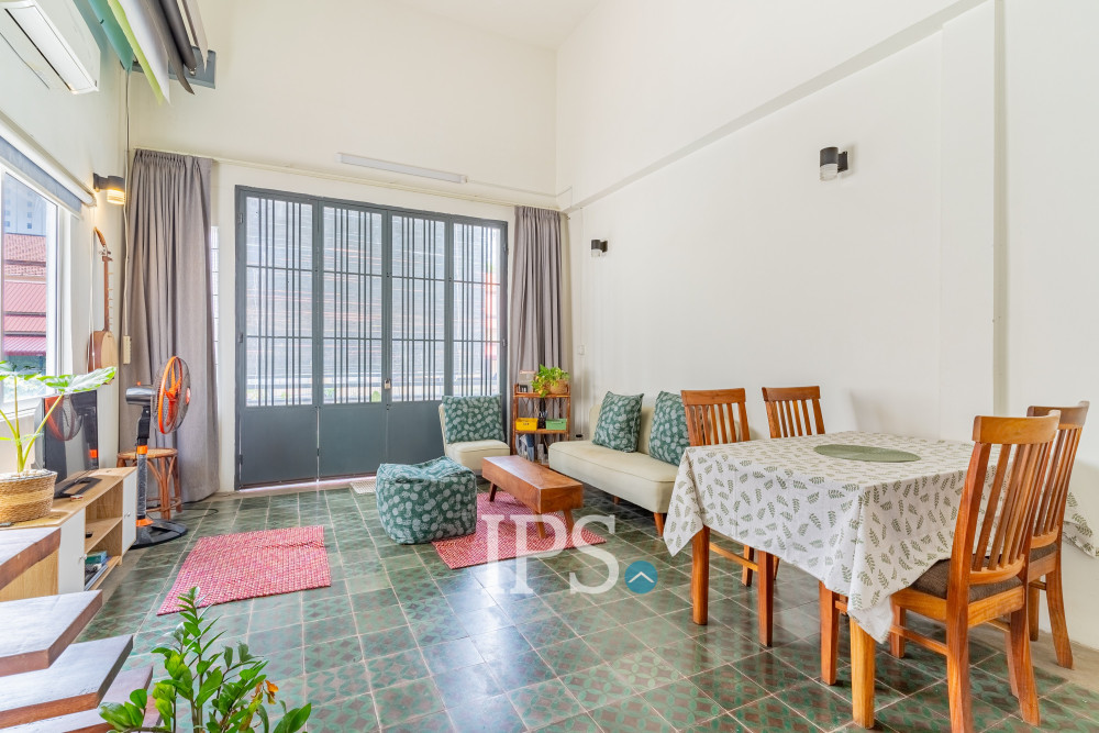 Renovated Duplex 2 Bedroom Apartment For Sale -  Beoung Raing, Phnom Penh - Image 2