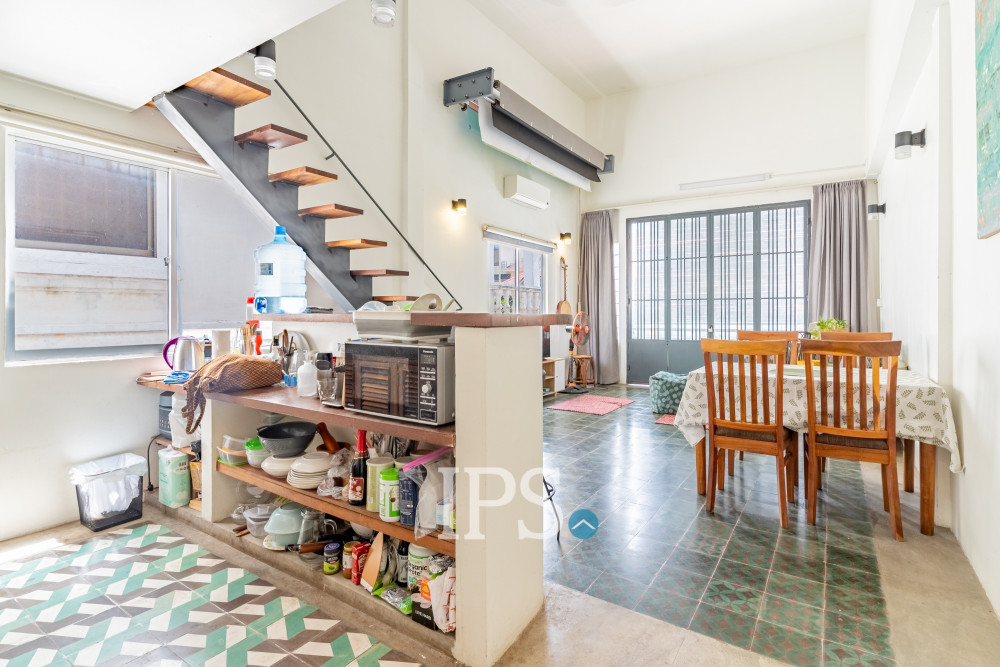 Renovated Duplex 2 Bedroom Apartment For Sale -  Beoung Raing, Phnom Penh - Image 12