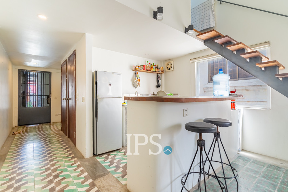 Renovated Duplex 2 Bedroom Apartment For Sale -  Beoung Raing, Phnom Penh - Image 11