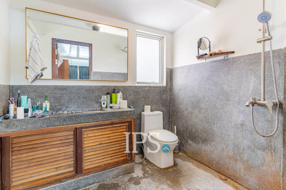 Renovated Duplex 2 Bedroom Apartment For Sale -  Beoung Raing, Phnom Penh - Image 19