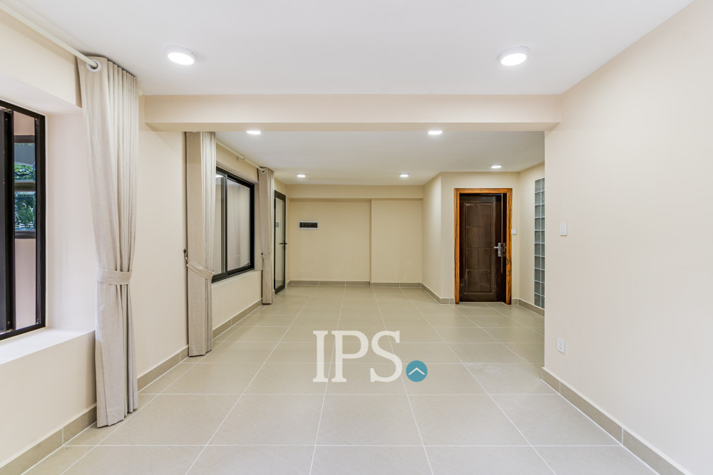 Renovated Duplex 4 Bedroom Apartment For Rent - Chroy Changvar, Phnom Penh - Image 30