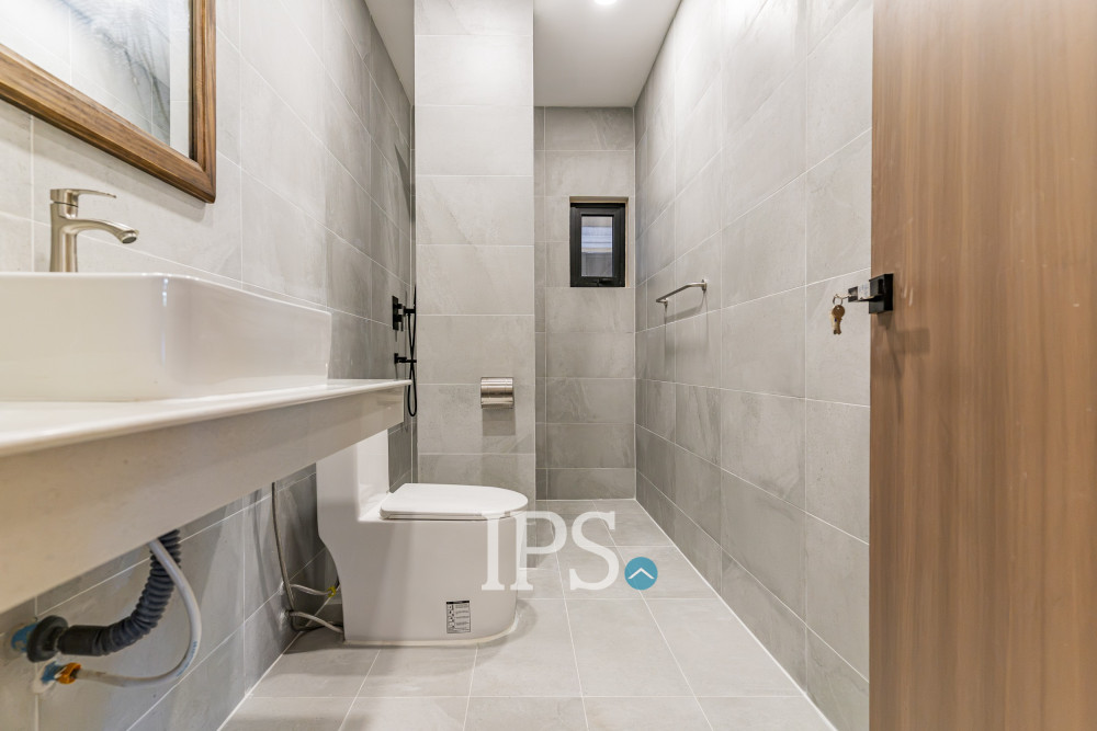 Renovated 4 Bedroom Apartment For Rent - Chroy Changvar, Phnom Penh - Image 27