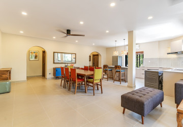 Renovated 4 Bedroom Apartment For Rent - Chroy Changvar, Phnom Penh photo 6
