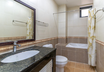 1 Bedroom Serviced Apartment For Rent - Beoung Prolit, Phnom Penh thumbnail