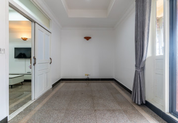 1 Bedroom Serviced Apartment For Rent - Beoung Prolit, Phnom Penh thumbnail