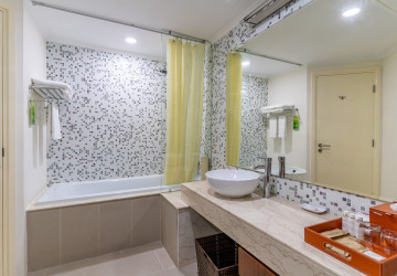 3 Bedroom Serviced Apartment For Rent - Wat Phnom, Phnom Penh thumbnail