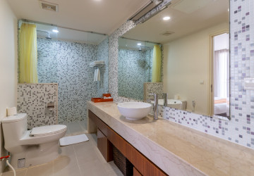3 Bedroom Serviced Apartment For Rent - Wat Phnom, Phnom Penh thumbnail