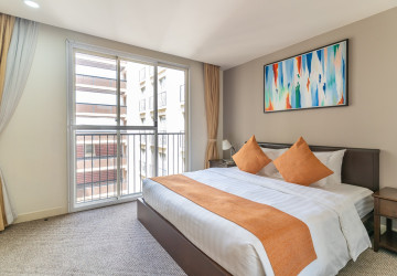 3 Bedroom Serviced Apartment For Rent - Wat Phnom, Phnom Penh thumbnail