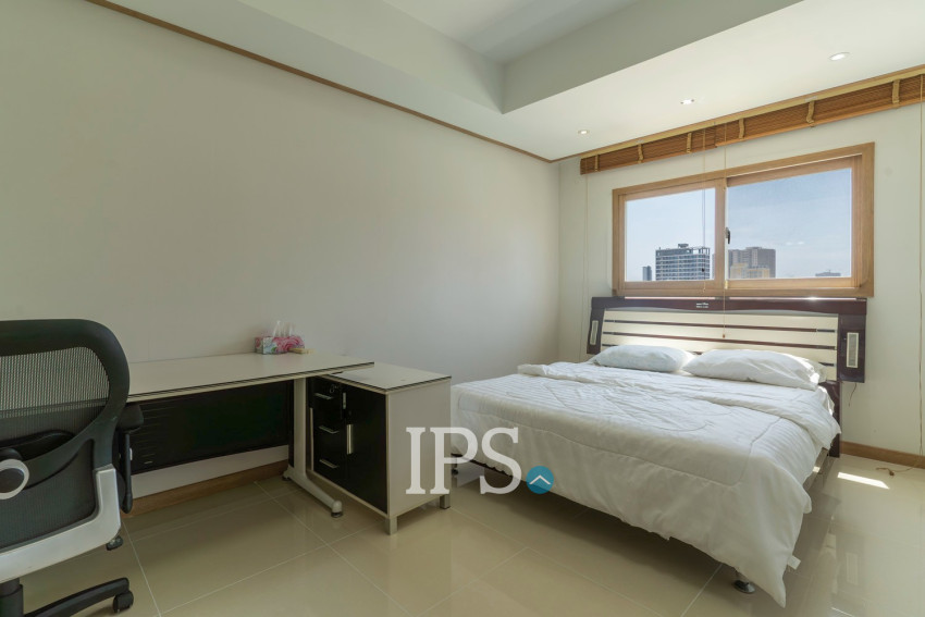 3 Bedroom Condo For Rent - Beoung Kak 1, Toul Kouk, Phnom Penh