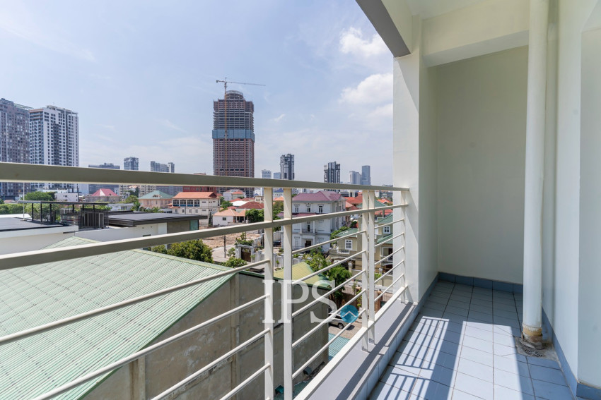 3 Bedroom Condo For Rent - Beoung Kak 1, Toul Kouk, Phnom Penh