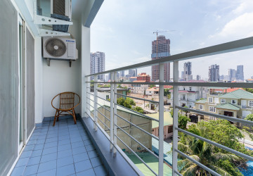 3 Bedroom Condo For Rent - Beoung Kak 1, Toul Kouk, Phnom Penh thumbnail